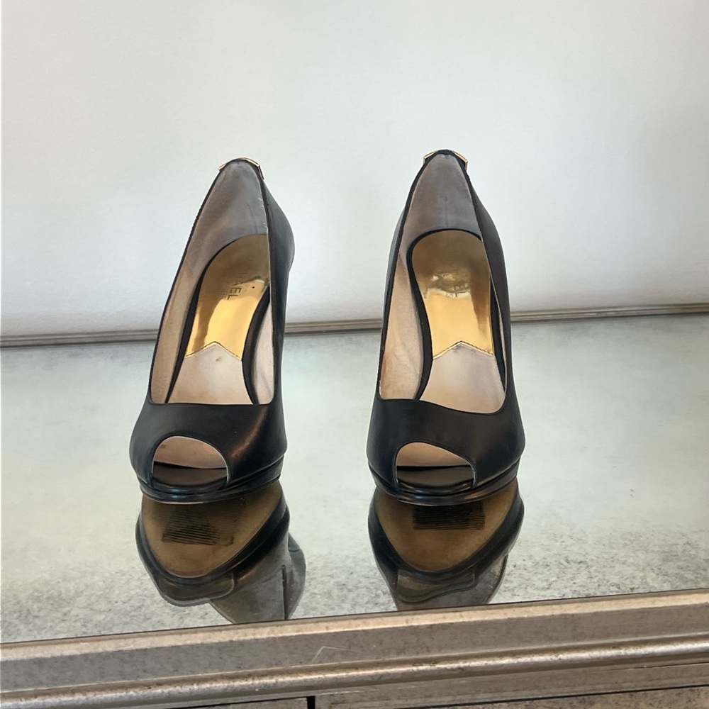 MICHAEL Michael Kors | Black Peep-Toe Heels | Sz 8.5